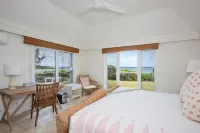 Palm Hill House 4 Bedroom Home - parking