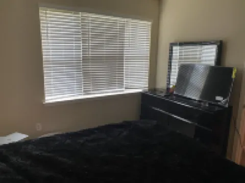 Cozy Two Bedroom Apartment W/ Balcony