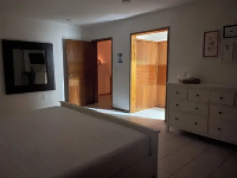Departamento de 2 Niveles Ubicado en el Corazón de la Zona Hotelera
