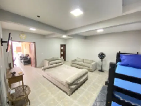 Casa Pazim Itanhaém - Swimming pool, relaxation and close to the beach!