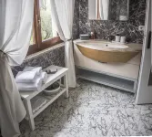 Modern newly renovated apartment near Como Hotels in Tavernerio