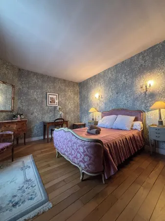 Villa "Belle Époque" - sleeps 18 FEURS (42) Отели в г. Фёр