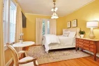 Luxe 2BR home beside downtown historic district Greer, SC