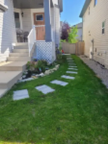 Spacious 2-Bedroom Suite w/ Sauna, Pool & Mountain Views