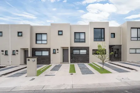 ¡hermosa Casa Completamente Equipada! Con Acceso a Alberca Climatizada