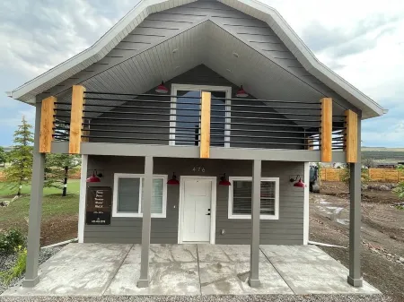 New Luxury Barn at Stoney Farms NO CHOREs
