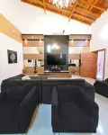 Detached cinema house, excellent location in the Guilhermina neighborhood