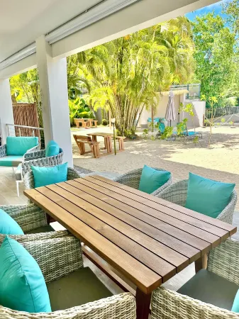 Pineapple Beach Villas