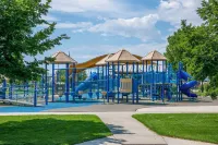 Gorgeous Windsor Lake Townhome 2Bd1.5BTH - WiFi