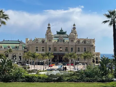 Sea view apartment with swimming pool Отели в г. Рокебрюн — Кап-Мартен