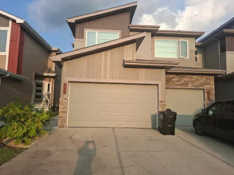 *Chic Modern 4BDRM Home- 2 King Bed,2 living room*