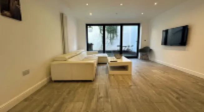 Spacious 4 Bedroom Town House