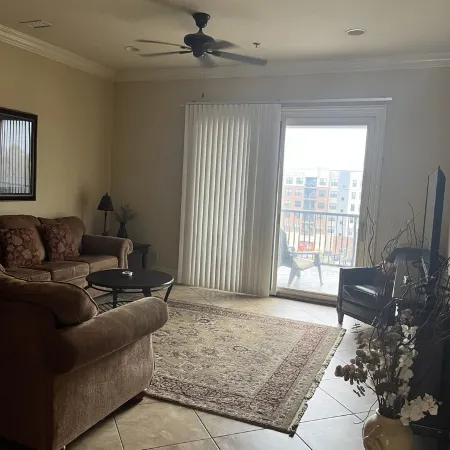 3 beds 3 baths and amazing views of Jordan Hare!!