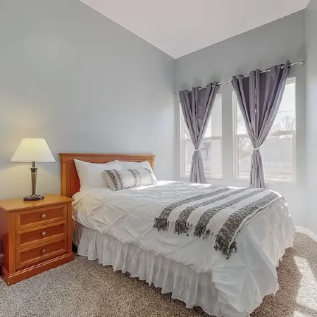 Spread out - Renovated 5BR+Loft, Sleeps 12+