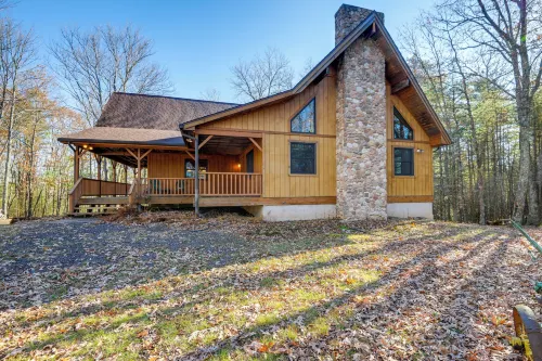 Benton Home on 50 Acres w/ Private Deck & Views! - balcon