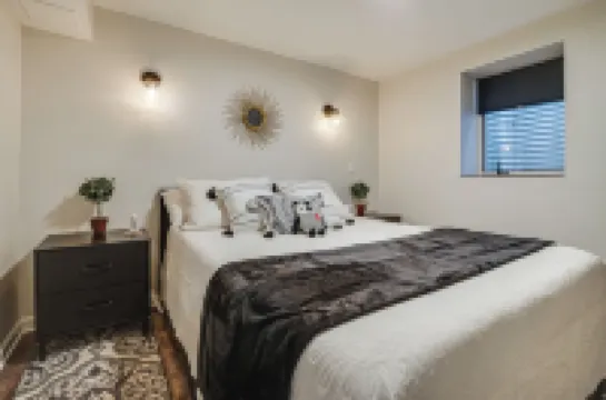 Chic Minneapolis Apt - 6 Blocks to Lake Nokomis! Hotels in 