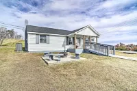 Updated Beattyville Ranch-Style Home w/ Yard! - WiFi