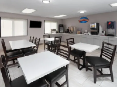 Baymont by Wyndham Oshkosh Airport Hotels in Oshkosh