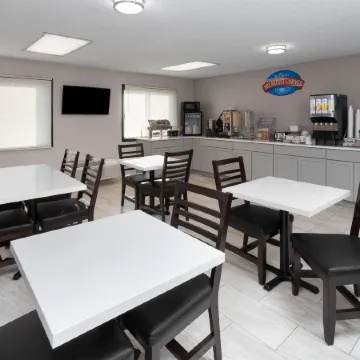 Baymont by Wyndham Oshkosh Airport