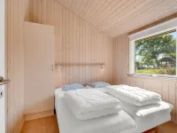 "Vincent" - 25m from the sea