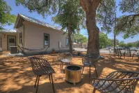 Historic Hideaway Stroll to Schlitterbahn