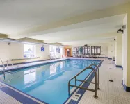 Comfort Inn & Suites - piscina