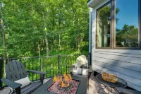 Serene Hideaway with Views, 1 Mi to Hike and Ski! - 3-Star