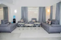 Luxurious newly constructed 4 bedroom (all en-suite) Maisonette