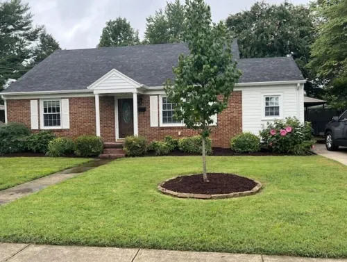 Newly renovated- 2.5 mi to Downtown Riverfront