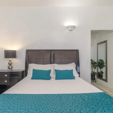 Las Gaviotas 436 Mid-Century Ocean View Apartment