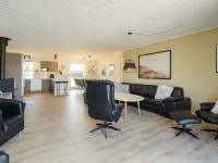 Renovated Retreat with Pool - Uima-altaat