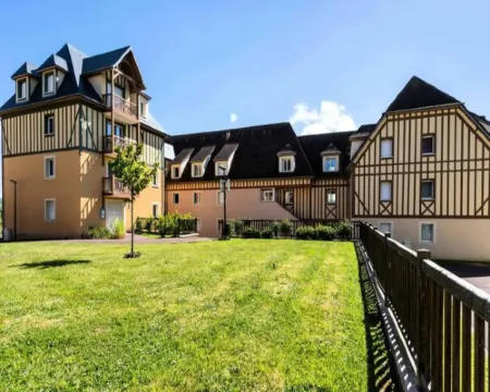 Apartment in Saint Arnoult Near Golf Course Hotels in Saint-Arnoult