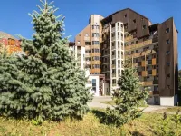 Apartment in Huez with Balcony & Hiking Trails