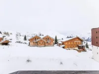 Apartment in Huez with Balcony & Hiking Trails