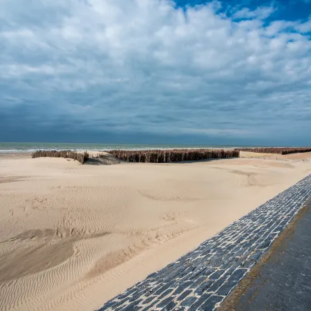 Studio in Ostend with Stunning Sea Views