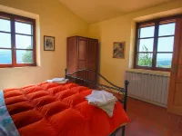 Farmhouse in Paciano near Monte Pausillo Park