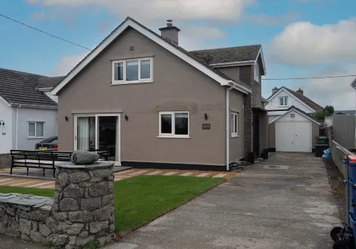 4 Bed Holiday Home by Guestz