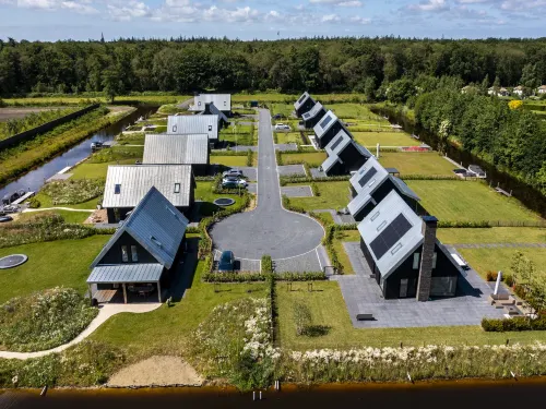 Beautiful villa on the water in Friesland - Wifi