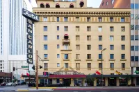 聖卡洛斯市中心/會議中心飯店