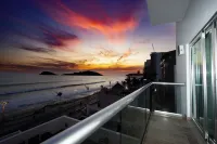 Coral Island Beach View Hotel - Ocean View