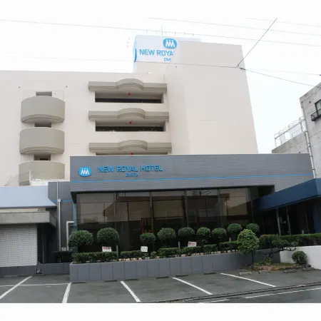 ニューロイヤルホテル