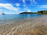 Stunning 3 Bed Villa, Balcony and Sea View Hotels in 