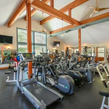 Spacious Corner Townhouse from Mt. Snow! Private Hot Tub!
