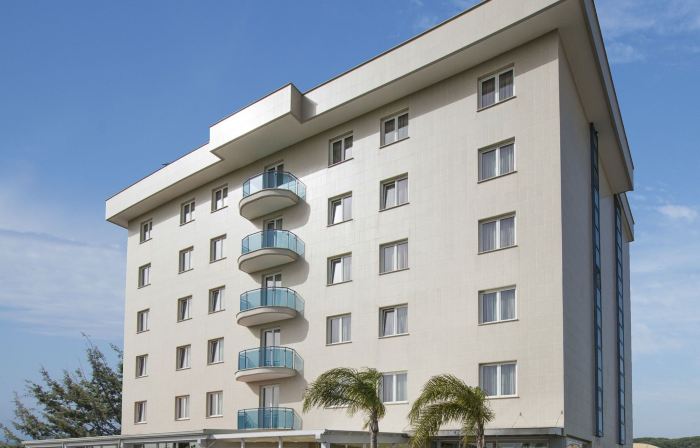 Simon Hotel
