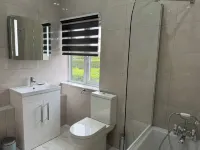 4 Bed House - Sleeps 10 - Pets - Parking - Wifi Hotels in Sutton