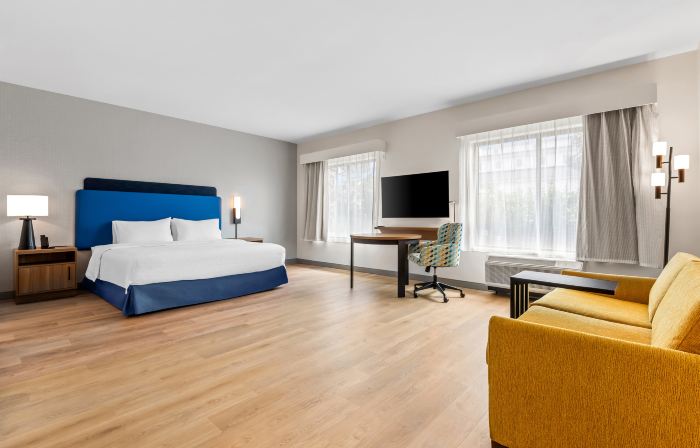 HAMPTON INN AND SUITES BY HILTON INTERCOURSE