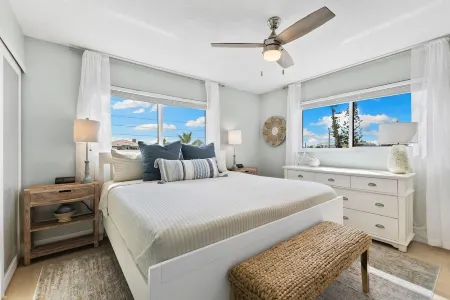 Island Paradise - Beachfront Condo