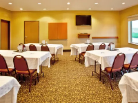 Holiday Inn Express & Suites SHELDON by IHG Hotels in Sheldon