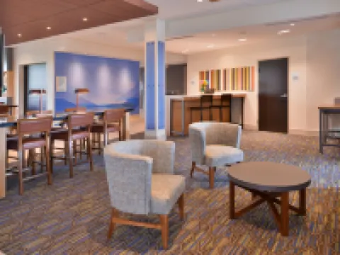 Holiday Inn Express & Suites OLATHE WEST by IHG Hotels in Olathe