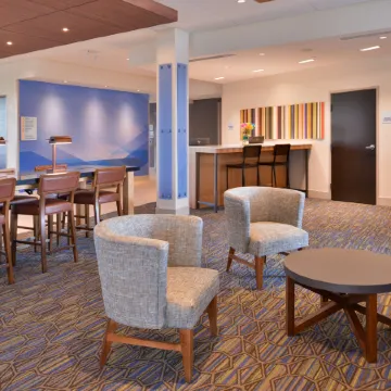 Holiday Inn Express & Suites OLATHE WEST by IHG